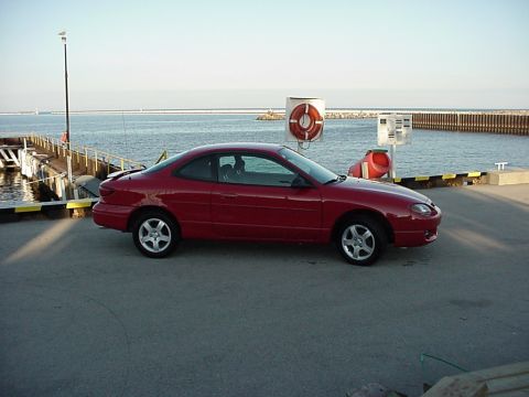 2003 Ford Escort photo