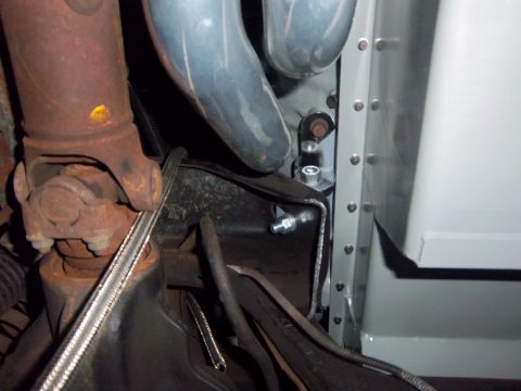 1991 Ford Bronco - Header clearance.