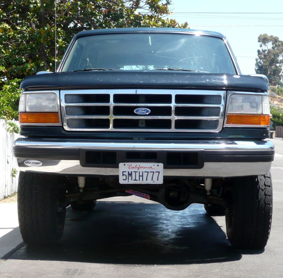 1995 Ford Bronco front view with California license plate 5MIH777