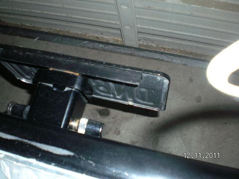 1996 Ford Bronco - This photo shows a receiver hitch bracket, not a 1996 Ford Bronco.