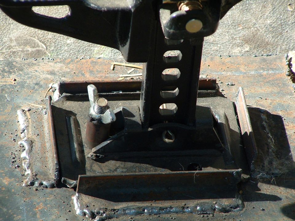so i cut some scrap angle i had, welded it to a square of plate, added some all thread, a wingnut and a metal spacer...