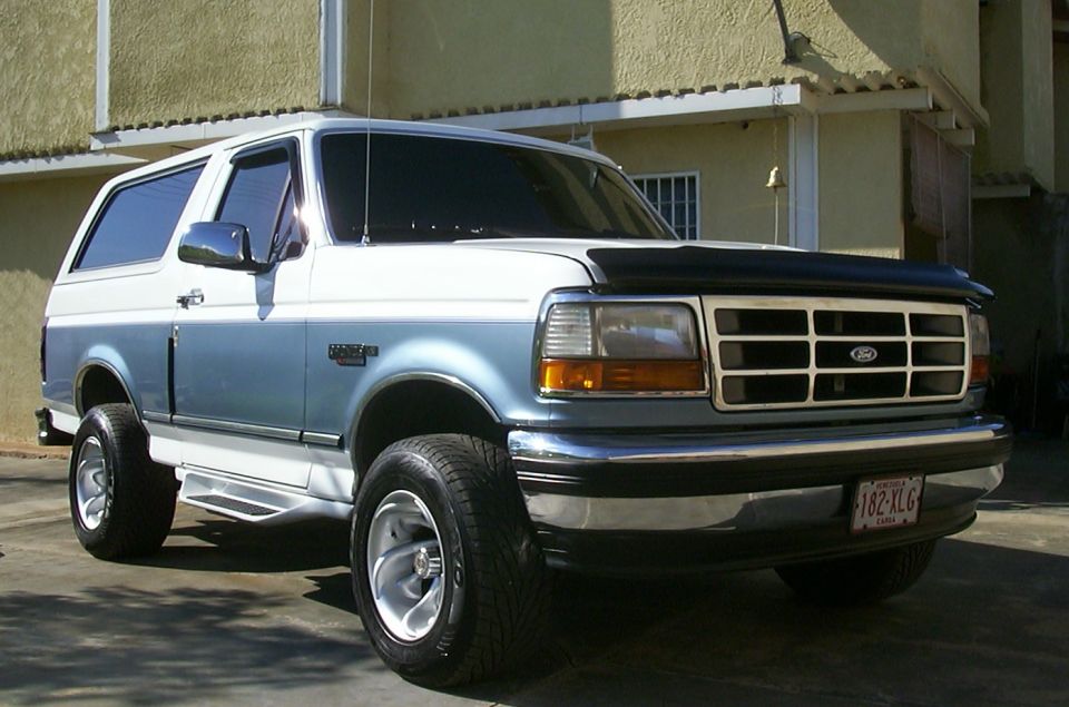 1993 Ford Bronco “Bronco XLT”