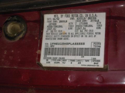 1983 Ford Bronco - I found this on CraigsList not even 10 miles from my house; it has a 5.8L with a SEVERE bottom-end knock, shorty headers, and possibly some…