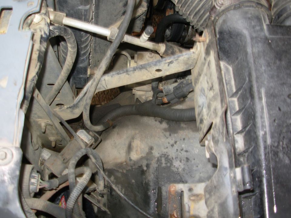Just a shot of a 4WABS module & HCU in a '93 Bronco.  It's at the far L of the pic, under the harness going to the headlight bulb.