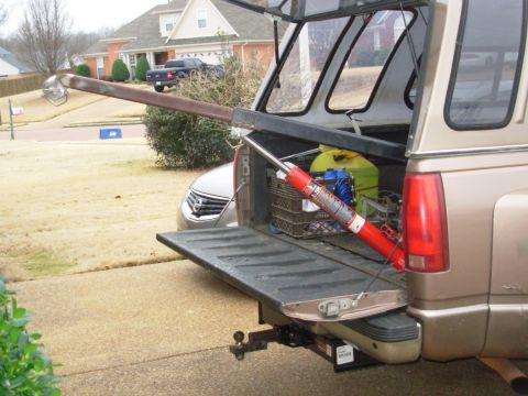 1997 Chevrolet Silverado 3500 - Even with the boom fully compressed, it has enough reach to lift something over the t/g. But extended like this will be easier.