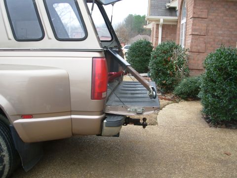 1997 Chevrolet Silverado 3500 - Extended at full droop, it just clears the t/g.