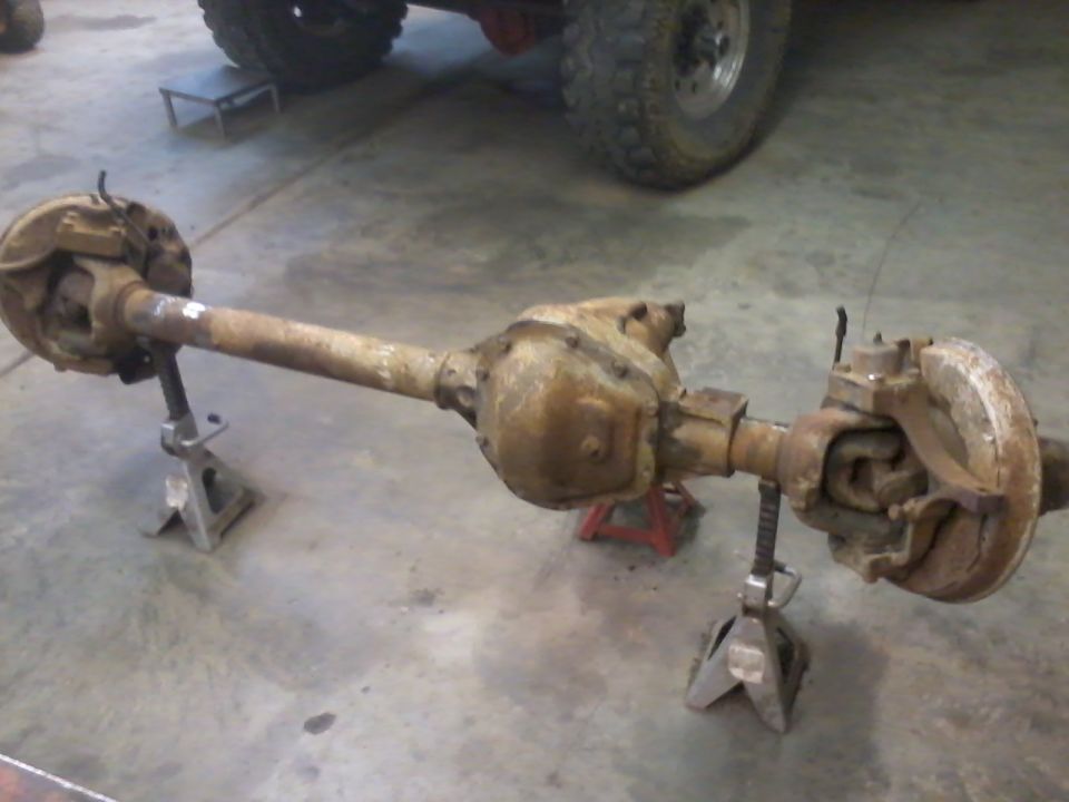 Front axle assembly on jack stands