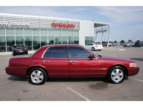 2003 Ford Crown Victoria photo