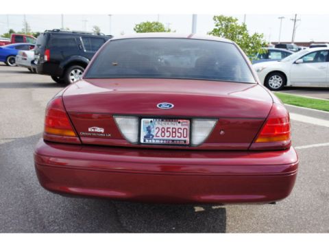 2003 Ford Crown Victoria photo