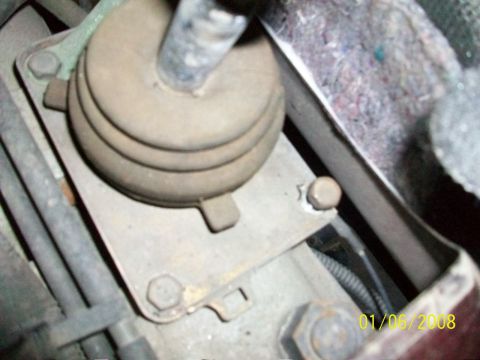 2000 Isuzu Vehicross - Gear shifter boot and linkage assembly. Date stamp indicates photo taken in 2008.