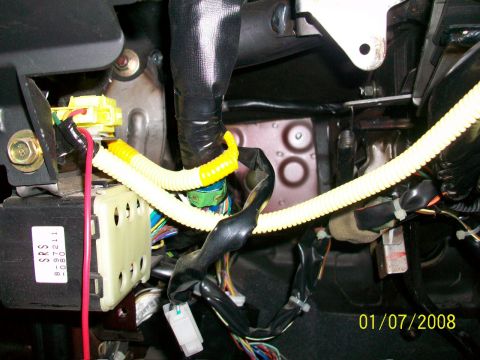 2000 Isuzu Vehicross - Interior wiring and airbag module detail, date stamp shows 01/07/2008.