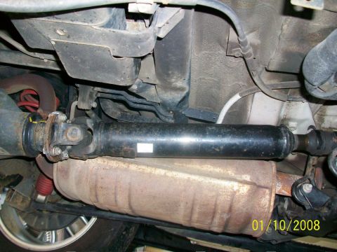 2000 Isuzu Vehicross - Underside view of a vehicle's drivetrain and exhaust system, captured on January 10, 2008.