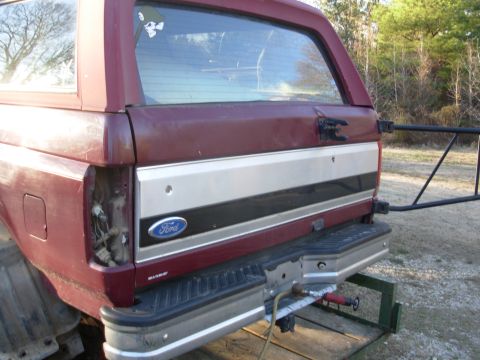 1983 Ford Bronco - After changing my mind about pulling the engine/trans/t-case as a unit, and deciding to lift the body instead, it became necessary to open…