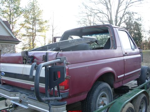 1983 Ford Bronco - This angle show how hard the hit was that dented the t/g & bent the swingaway's lower bumper - note the bend in the lower part of the swing…
