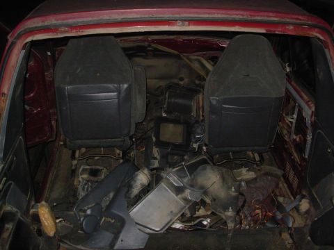 1983 Ford Bronco - Where can I pile all this crap for a few months???