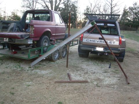 1983 Ford Bronco - My portable 2-post lift is going into action again... [url=http://www.supermotors.net/registry/2742/33395-4] http://www.supermotors.net/get…