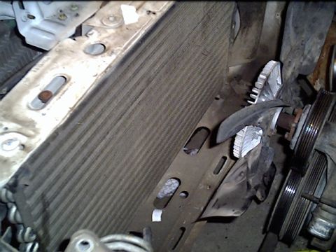 1991 Ford LTD Crown Victoria - Plenty of front clearance for lifting after the radiator is removed.