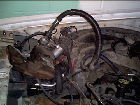 1991 Ford LTD Crown Victoria - A good spot for the AC compressor. Pull the battery.