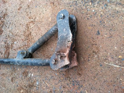 1996 Ford Bronco - This broken suspension part is clearly not from a 1996 Ford Bronco.