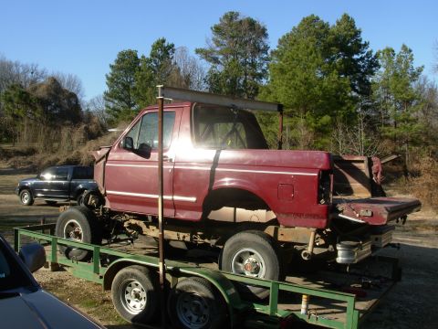 1983 Ford Bronco - Yes, the vertical tubes are bowing. I guess the doors & t/g are pushing the limit.
