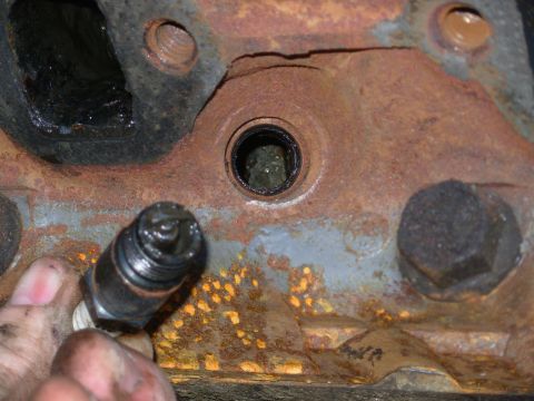 1983 Ford Bronco - Well, THERE's your problem! The #2 piston is a little high...