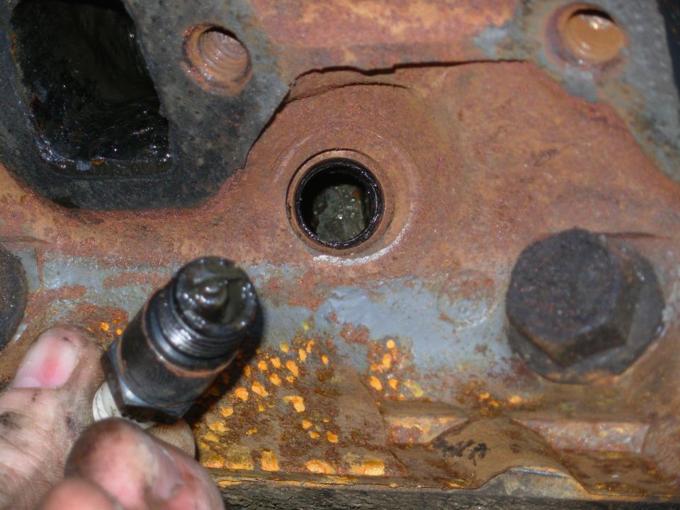 Well, THERE's your problem!

The #2 piston is a little high...