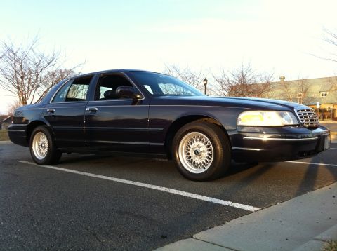 1999 Ford Crown Victoria photo