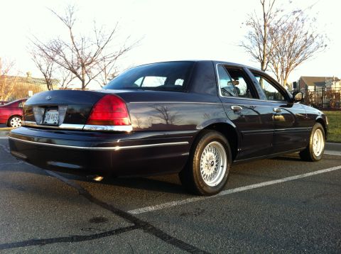 1999 Ford Crown Victoria photo