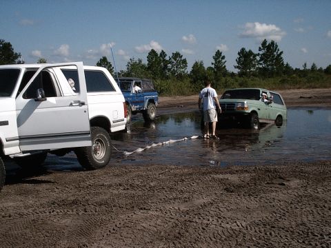 1996 Ford Bronco - Jer pulling Shane