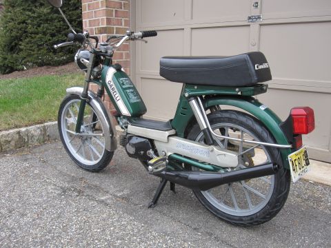 1981 Garelli Rally Sport - A green moped with 'Garelli' branding on the fuel tank is shown from the side.