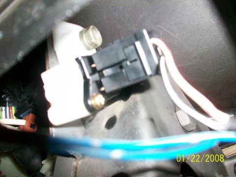 2000 Isuzu Vehicross - Close-up of an automotive electrical connector and wiring, with a date stamp indicating it was photographed in 2008.