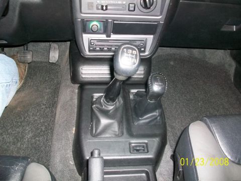 2000 Isuzu Vehicross - The interior of a vehicle is shown, focusing on the gear shifters and pedals. A date stamp indicates 01/23/2008.