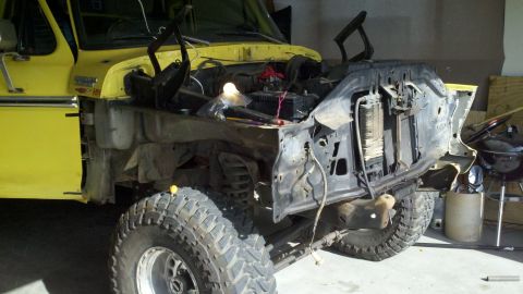 1978 Ford Bronco - 1978 Ford Bronco undergoing motor rebuild, front end disassembled.