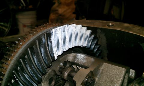 1999 Chevrolet Camaro - Close-up view of differential gears showing wear pattern analysis markings.