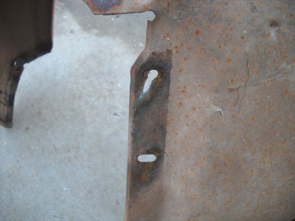 1-15-2012:
The inner fenders weren't as lucky. That's going to cut into the cash I can get for them.
