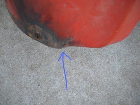 1954 Ford F-100 - 1-15-2012: Here's the crack I was talking about yesterday. It will be easy to weld up.