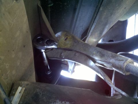 1978 Ford Bronco - No second set of hands makes me get creative...