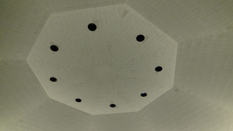 Octagonal ceiling with eight recessed lights