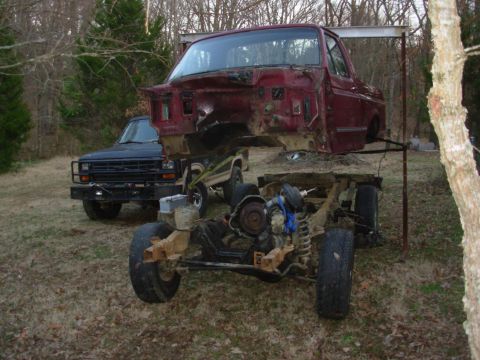 1983 Ford Bronco - I took a chance and left it hanging, despite the recent winds.