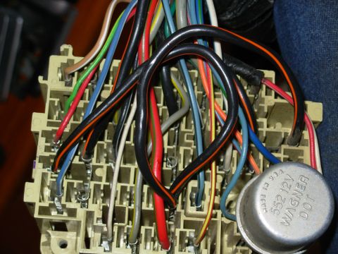 1983 Ford Bronco - A quick & easy mod to the wiring harness was making the PW hot all the time so the 1-touch mod will work with a remote. See also: [url=http…