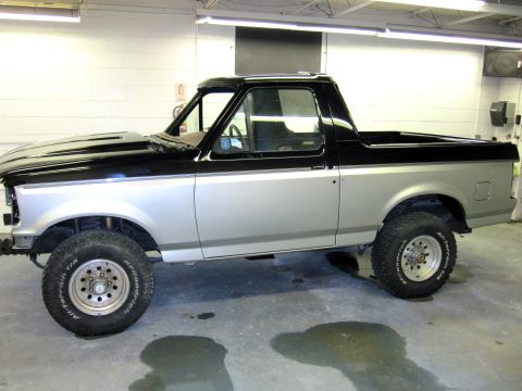 1992 Ford Bronco - beauty