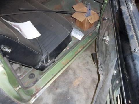 1971 Dodge Dart - View of the interior of a vehicle, focusing on the passenger side seat and door.