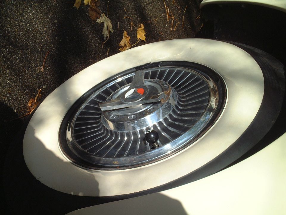 Close-up wheel/hub cap