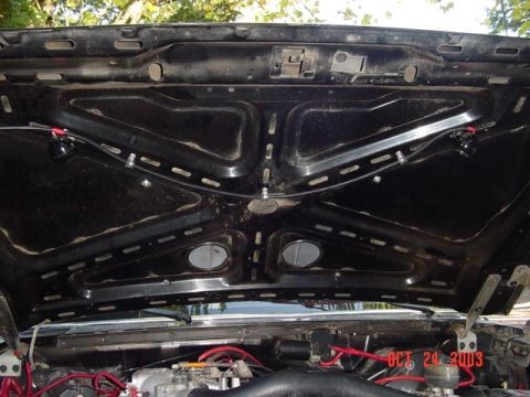 1989 Ford Bronco - Hard to see them, but I installed hood lights