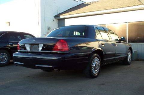 1998 Ford Crown Victoria - My friend's 2002 P71. (large pic)