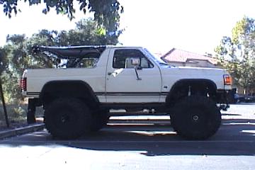 1991 Ford Bronco - Safarri Style!