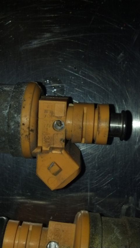 1992 Ford Bronco - Stock 92 injector side