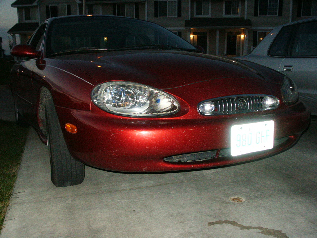 1998 Mercury Sable front end, red