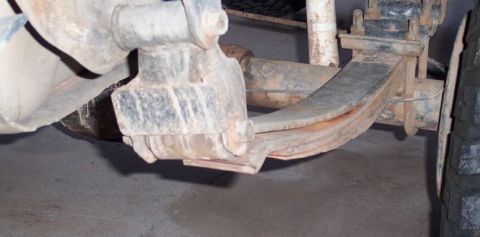 1990 Ford Bronco - Rear main leaf twist (photo doesn't do it justice)