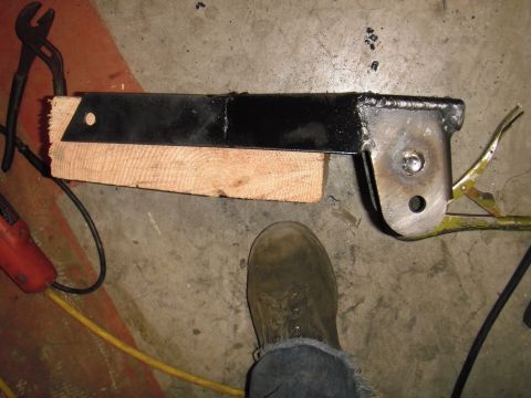 1995 Ford Bronco - Frame side trac bar mount. I started with the Ruff Stuff Kit and made a few Mods. It will be safe.